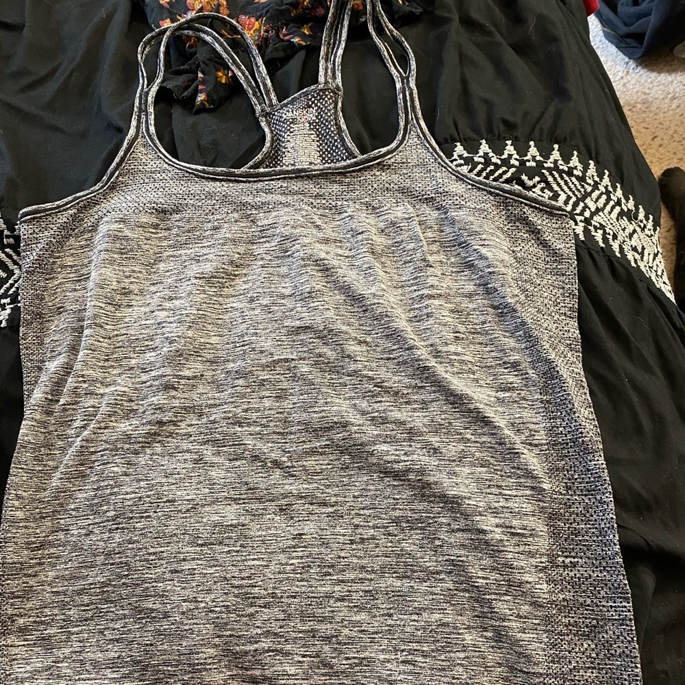 Danskin now loose fit workout shirt